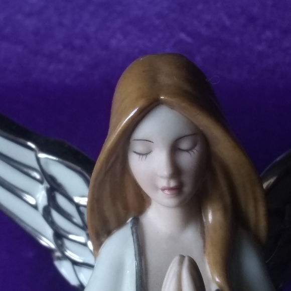 2005 Bradford Editions Heirloom Porcelain Musical Figurine Bereavement angel - Picture 12 of 15